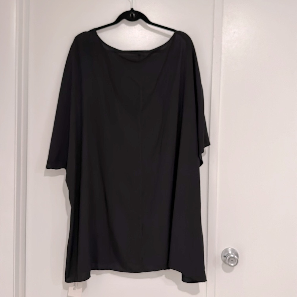 NWT Bloomchic 30 Plus, Black short sleeve blouse with lace trimming. - Picture 6 of 9
